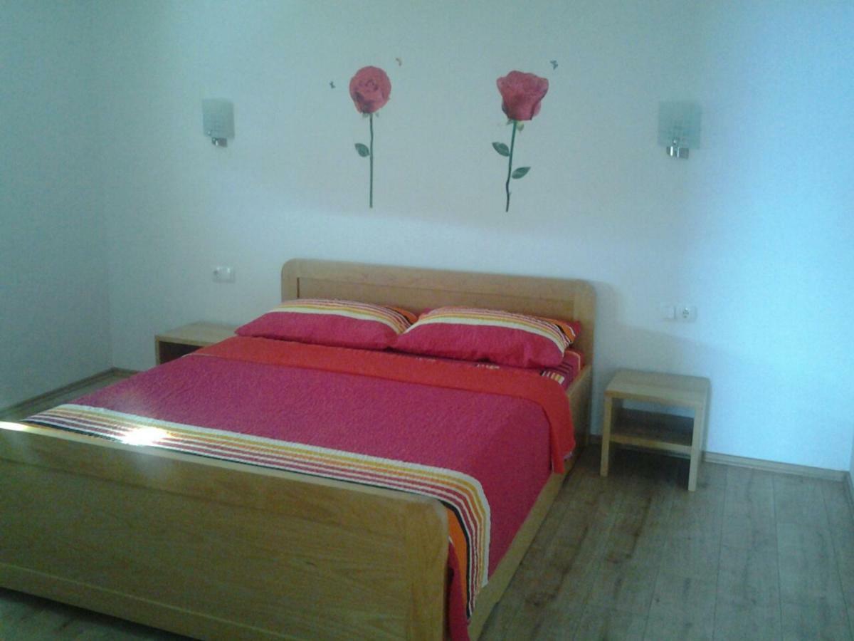 Apartmani "Grgic" Omis Bagian luar foto