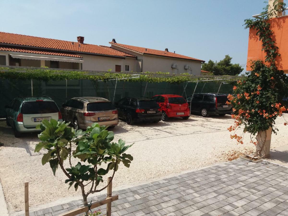 Apartmani "Grgic" Omis Bagian luar foto