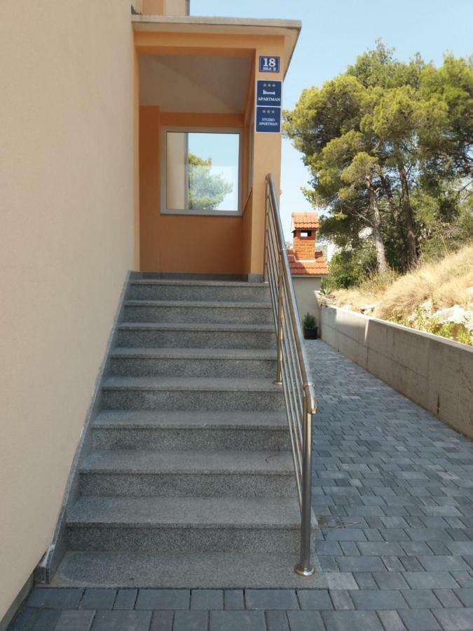 Apartmani "Grgic" Omis Bagian luar foto