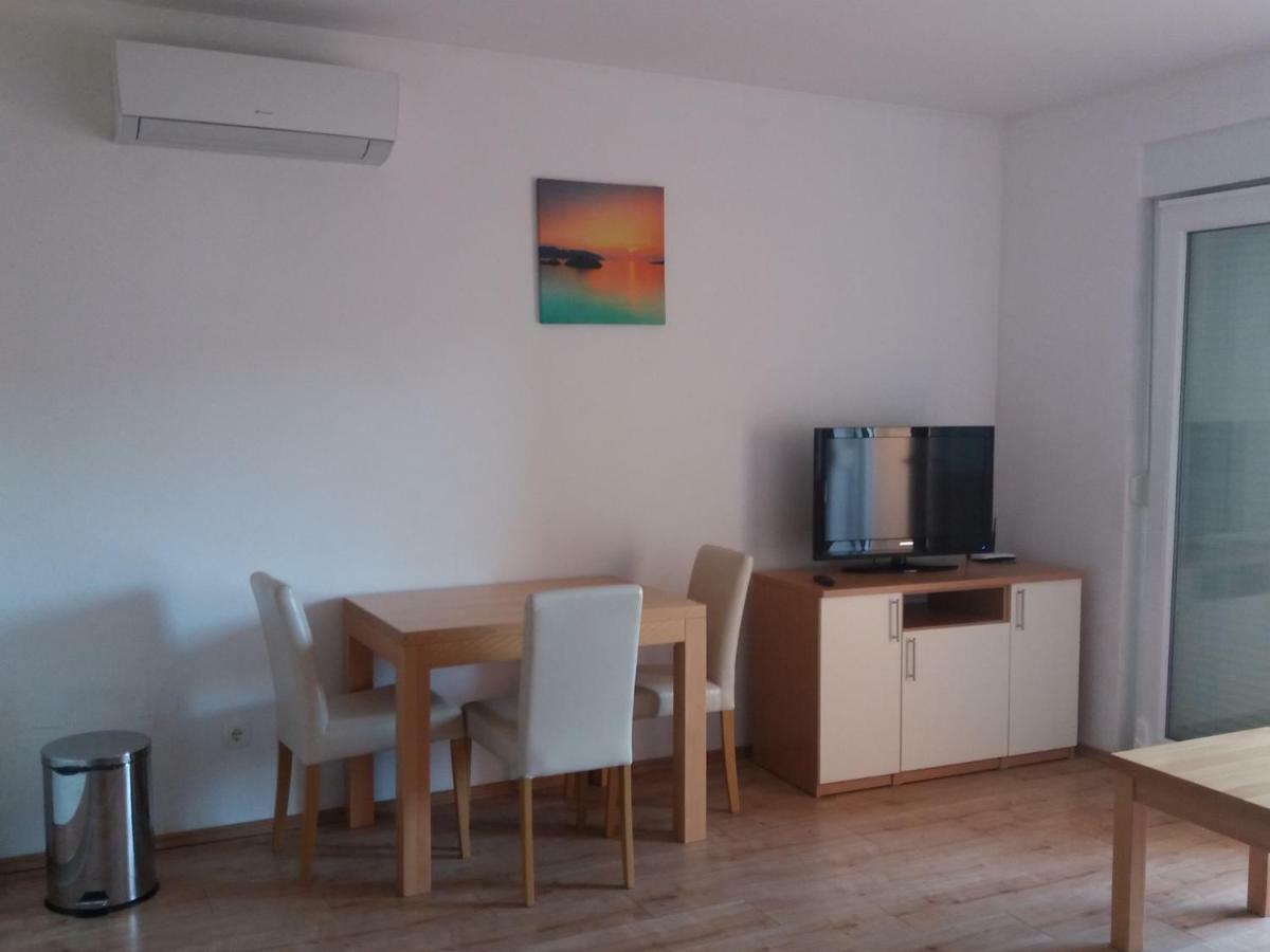 Apartmani "Grgic" Omis Bagian luar foto