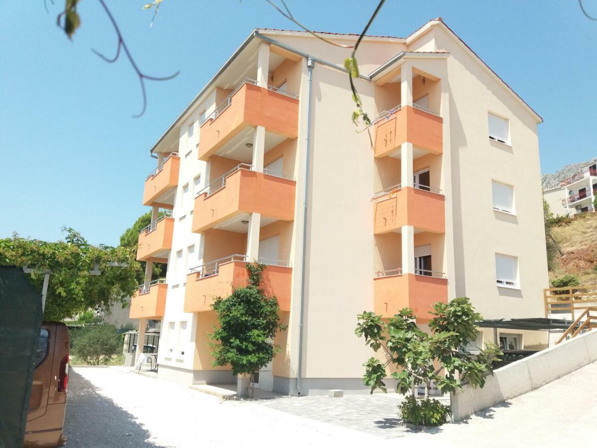 Apartmani "Grgic" Omis Bagian luar foto